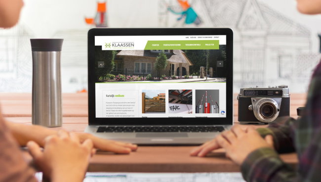 Voorbeeld van een door ons gemaakte website bekeken op een laptop